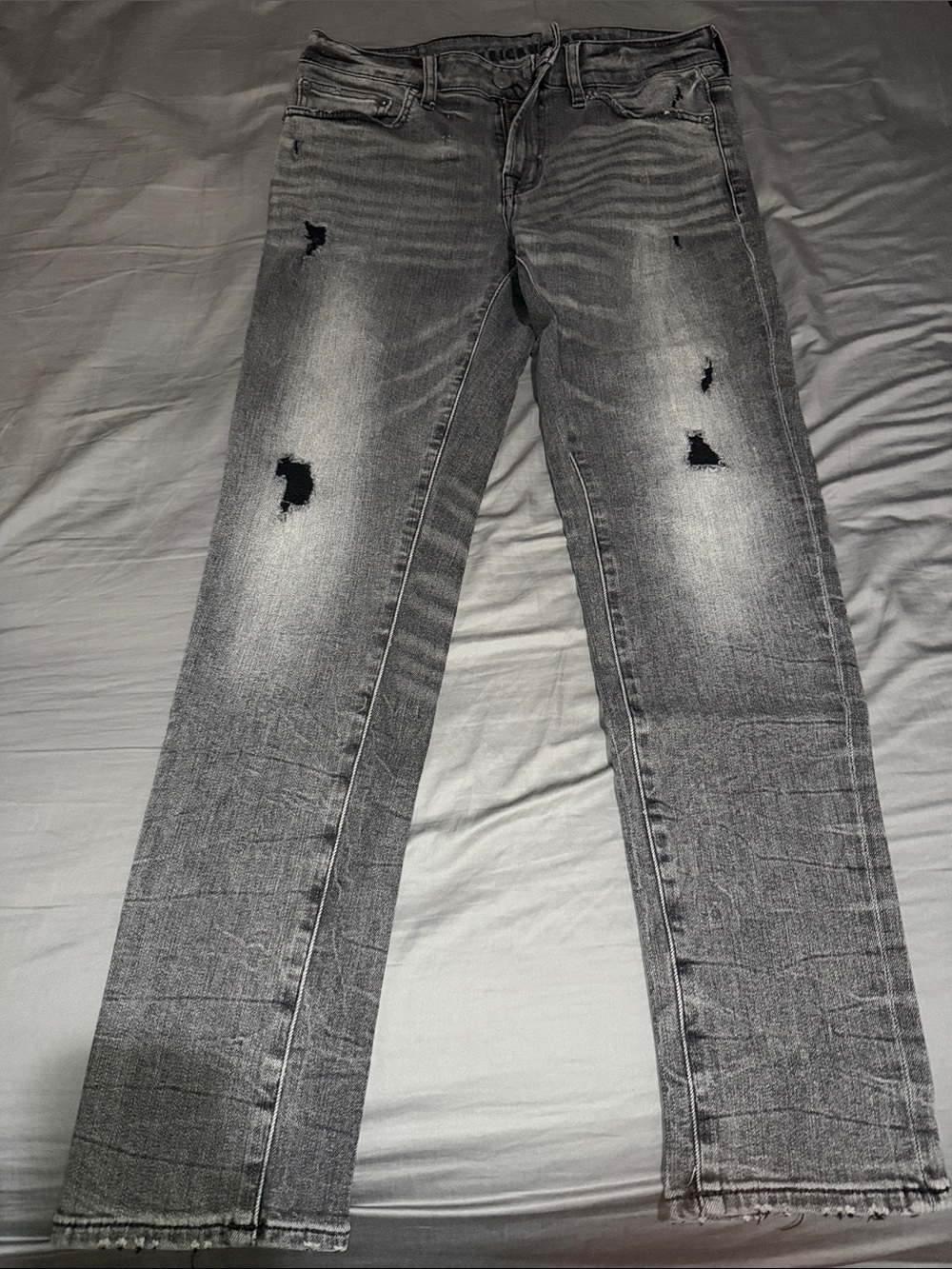 American Eagle Outfitters Grey Distressed Skinny Jeans with Frayed Hem